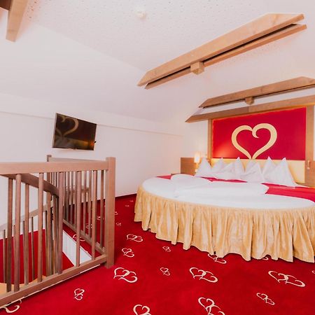 Alpen-Herz Romantik & Spa - Adults Only Ладис Екстериор снимка