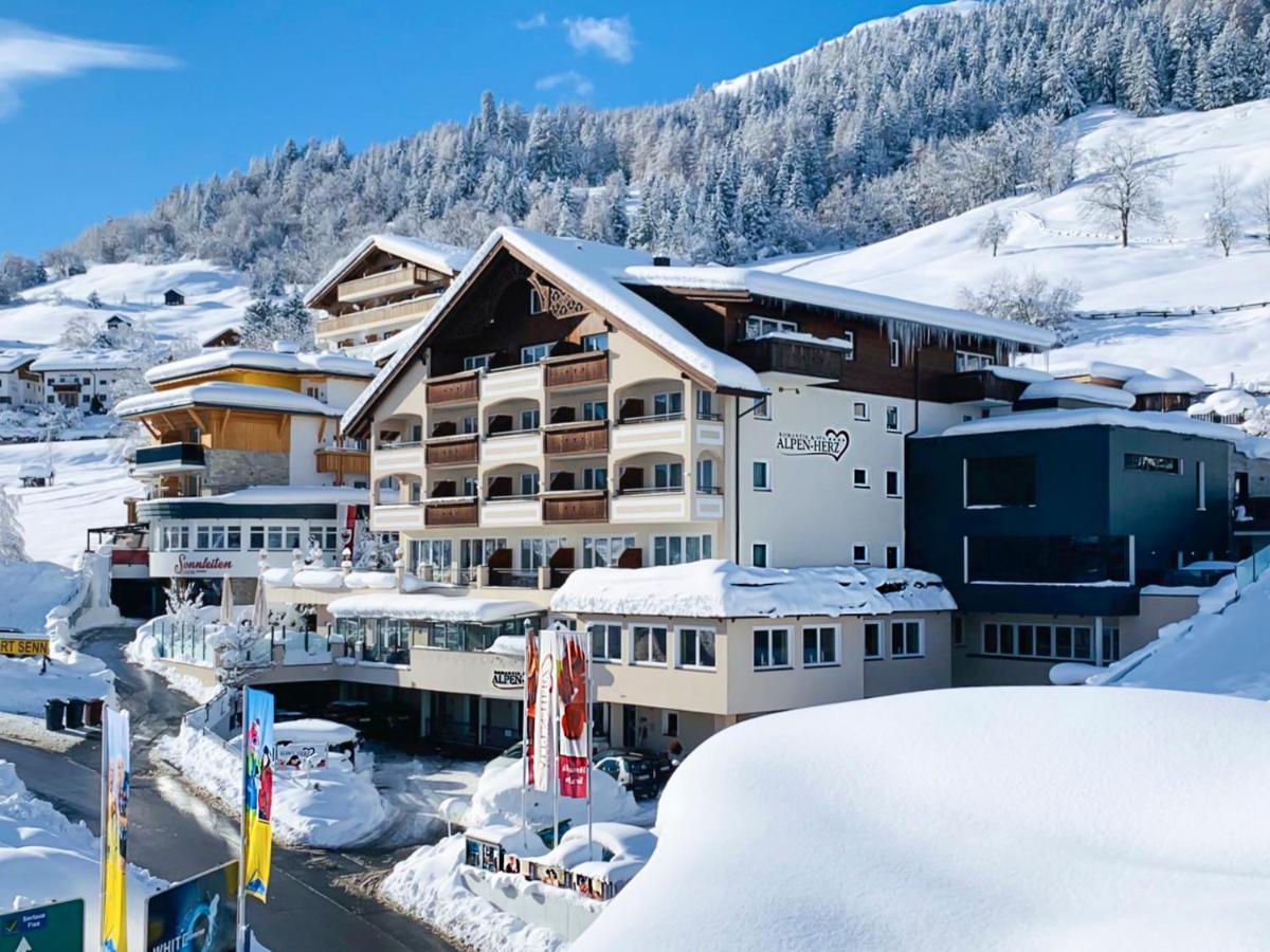 Alpen-Herz Romantik & Spa - Adults Only Ладис Екстериор снимка