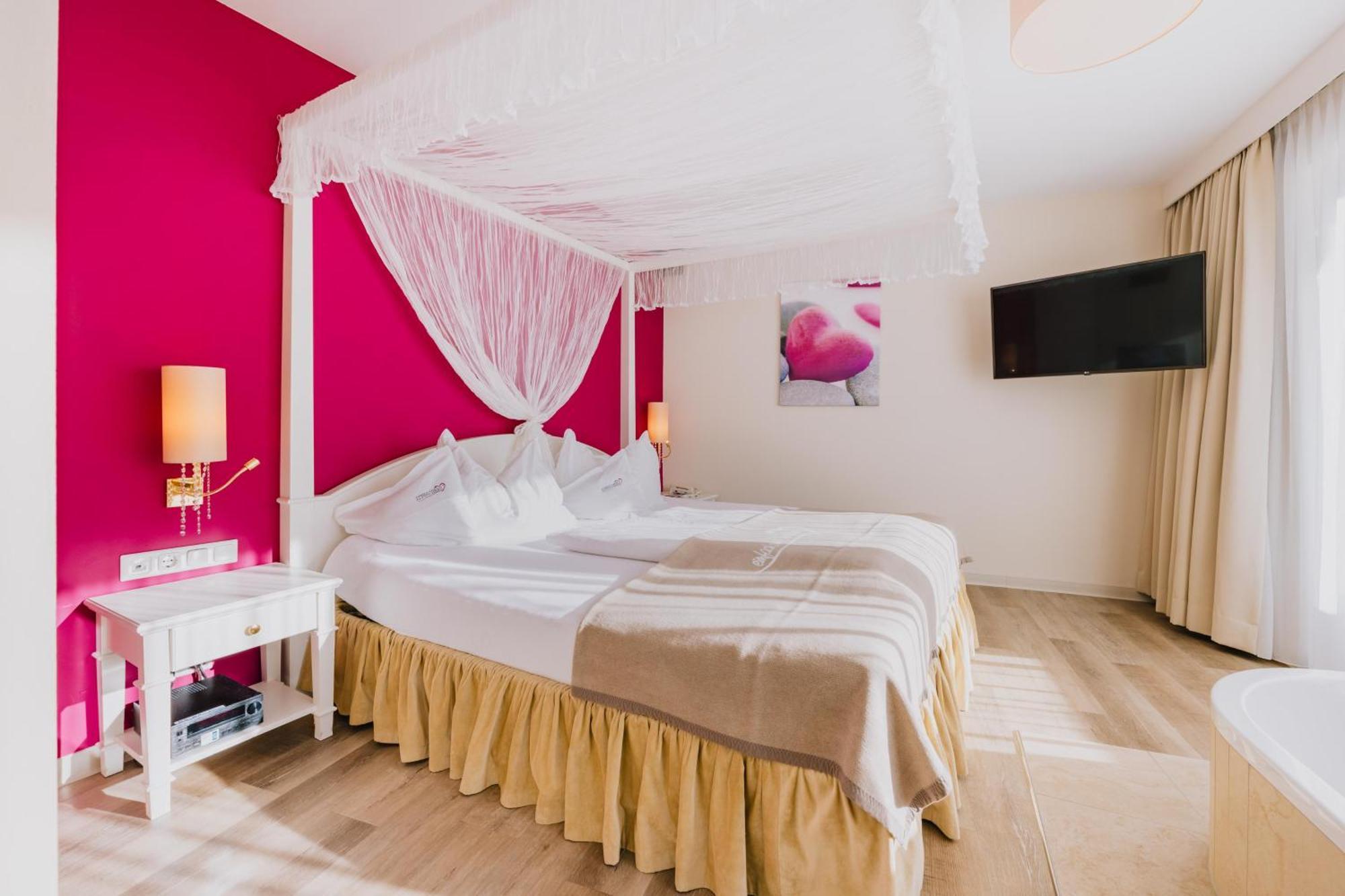 Alpen-Herz Romantik & Spa - Adults Only Ладис Екстериор снимка