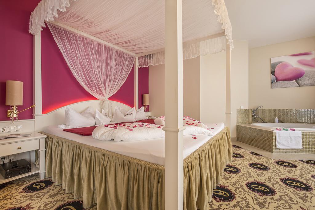 Alpen-Herz Romantik & Spa - Adults Only Ладис Екстериор снимка