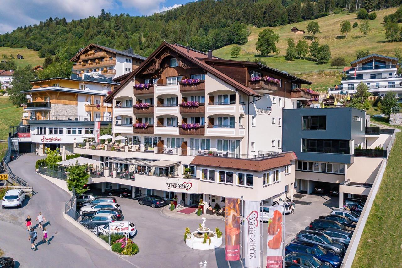 Alpen-Herz Romantik & Spa - Adults Only Ладис Екстериор снимка